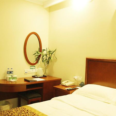 Greentree Inn Zhejiang Jiaxing West Zhongshan Road Vintage Car Building Express Hotel Dış mekan fotoğraf
