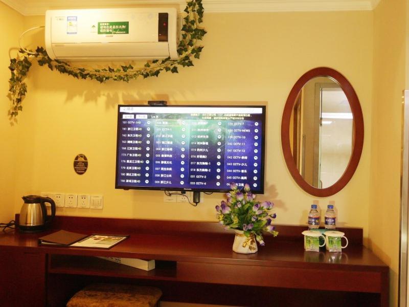 Greentree Inn Zhejiang Jiaxing West Zhongshan Road Vintage Car Building Express Hotel Dış mekan fotoğraf
