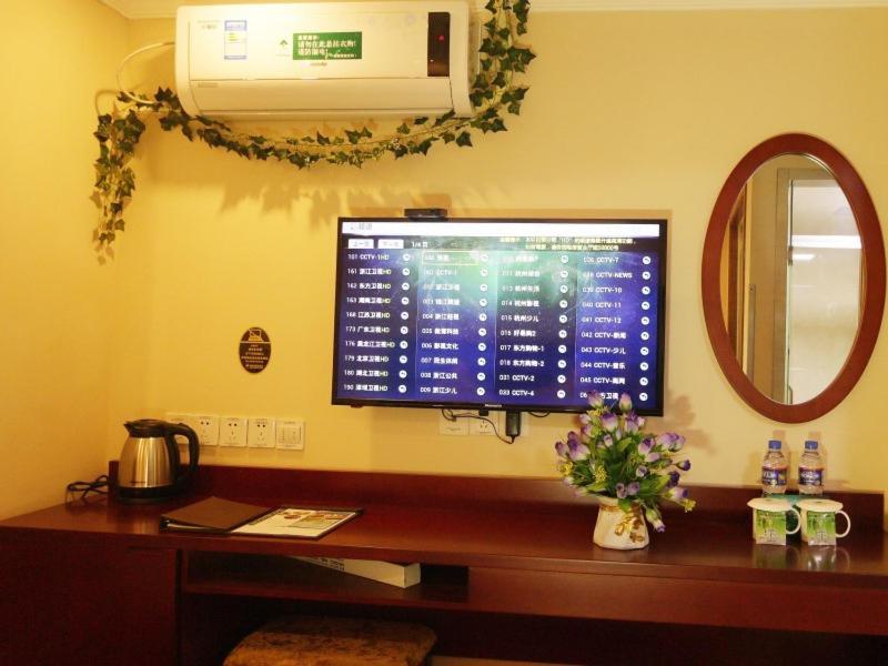 Greentree Inn Zhejiang Jiaxing West Zhongshan Road Vintage Car Building Express Hotel Dış mekan fotoğraf