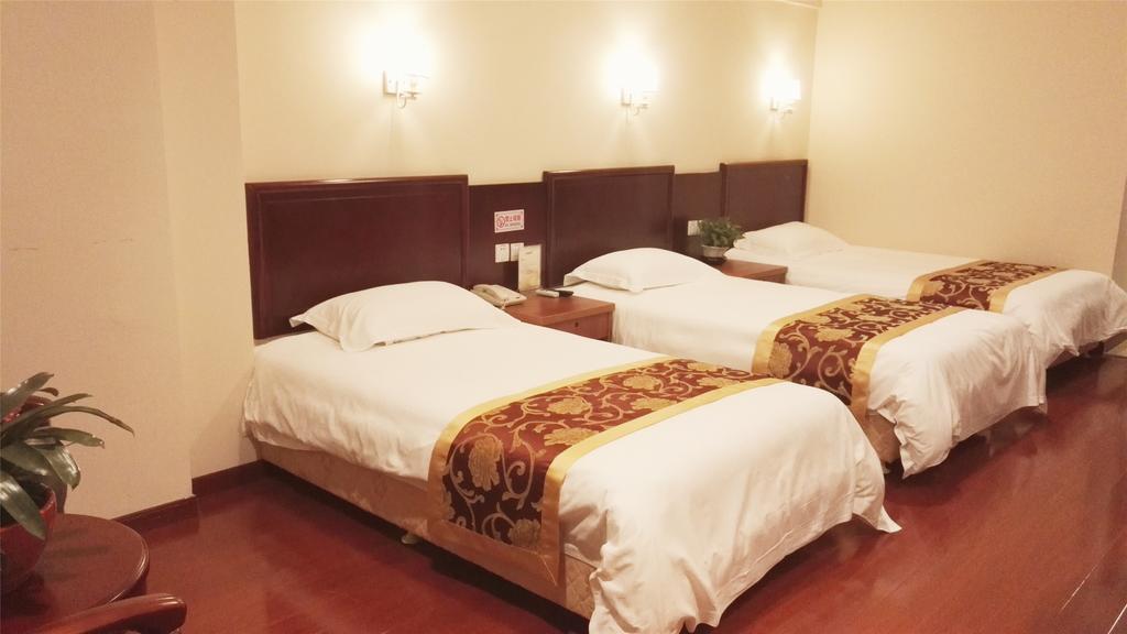 Greentree Inn Zhejiang Jiaxing West Zhongshan Road Vintage Car Building Express Hotel Dış mekan fotoğraf