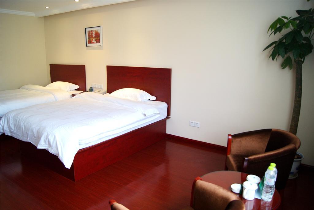 Greentree Inn Zhejiang Jiaxing West Zhongshan Road Vintage Car Building Express Hotel Dış mekan fotoğraf