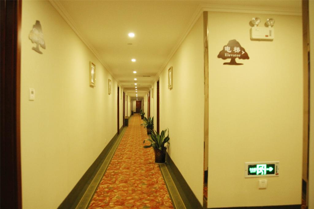 Greentree Inn Zhejiang Jiaxing West Zhongshan Road Vintage Car Building Express Hotel Dış mekan fotoğraf