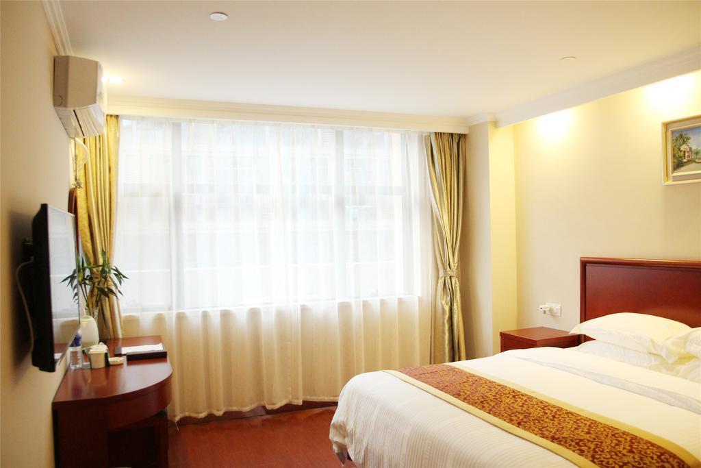 Greentree Inn Zhejiang Jiaxing West Zhongshan Road Vintage Car Building Express Hotel Dış mekan fotoğraf
